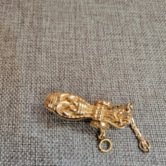 Vintage Glove Clip - Picture 3 of 3